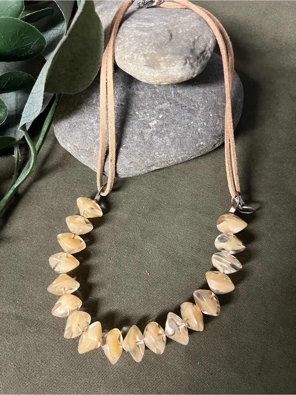 Neutral Beige Shell unique Beads choker Necklace - Women Jewelry 8” drop